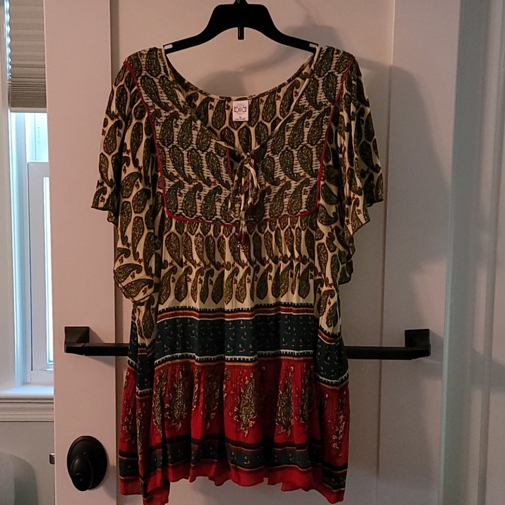 Paisley Green/Red Flared M Short Sleeve Top